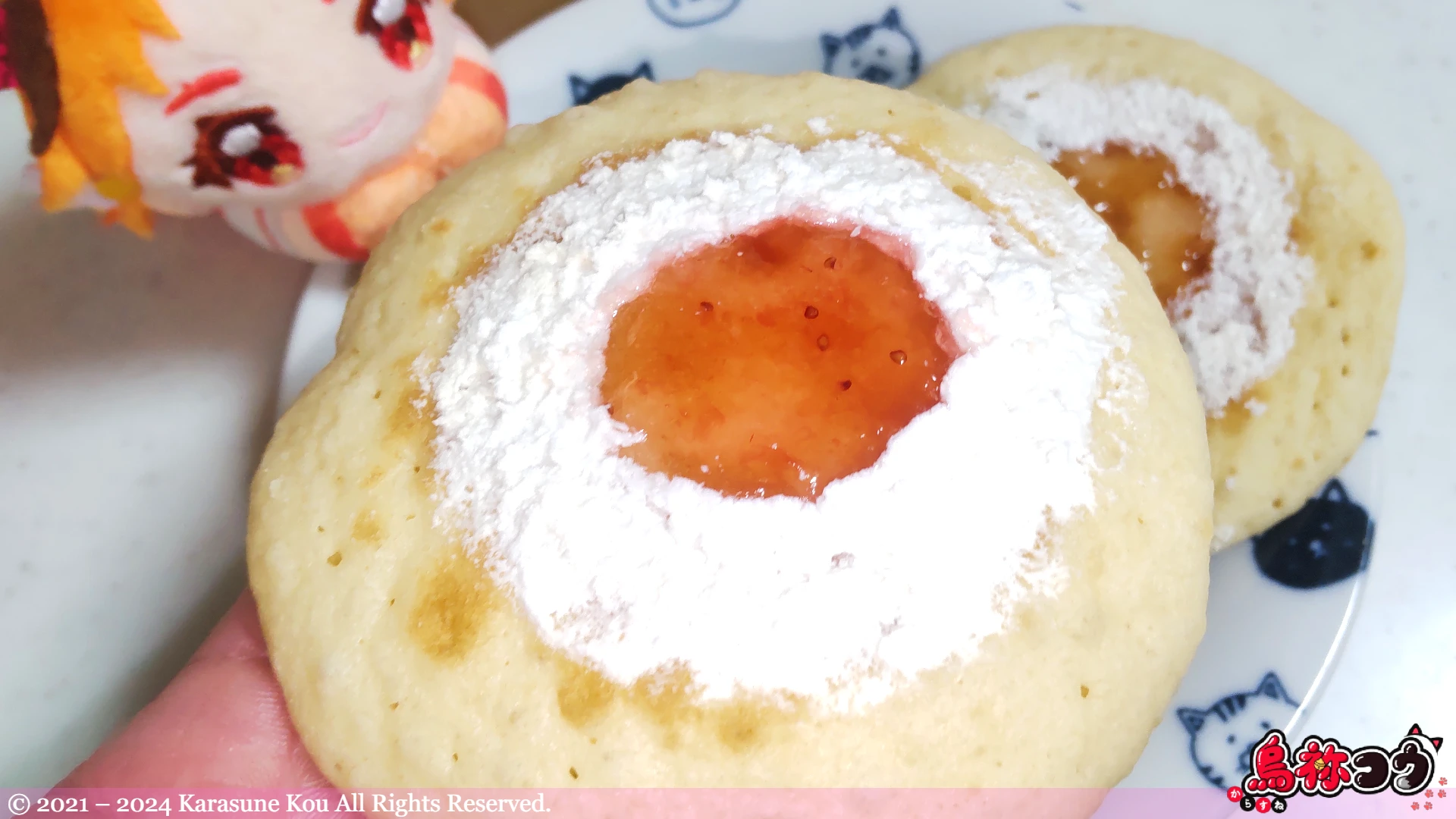 ふわもちホットケーキサンド あまおう苺ジャム & ミルキーホイップの中味です