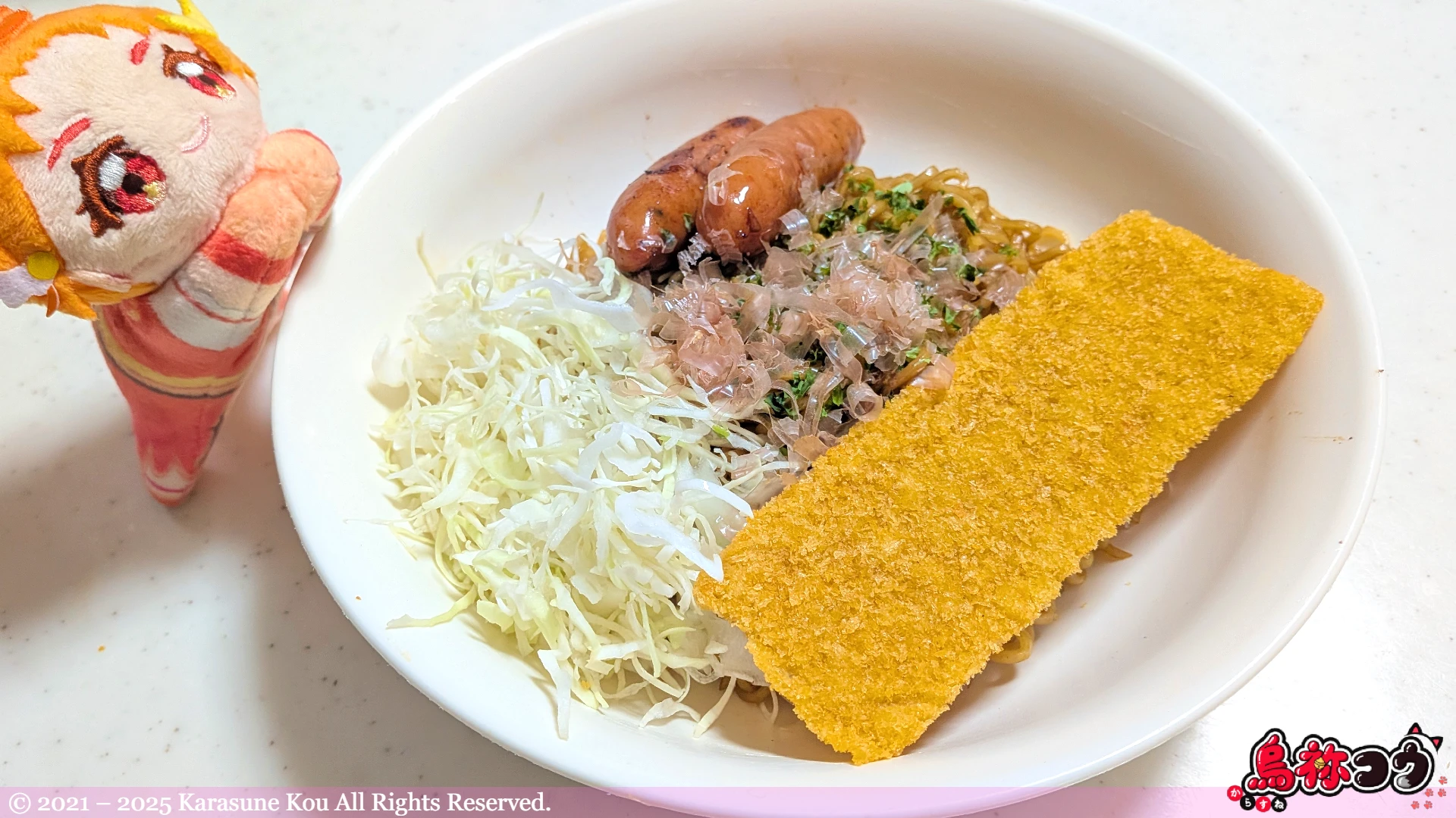 ビッグカツスペシャルソース味焼きそばにビッグカツを乗せたところです